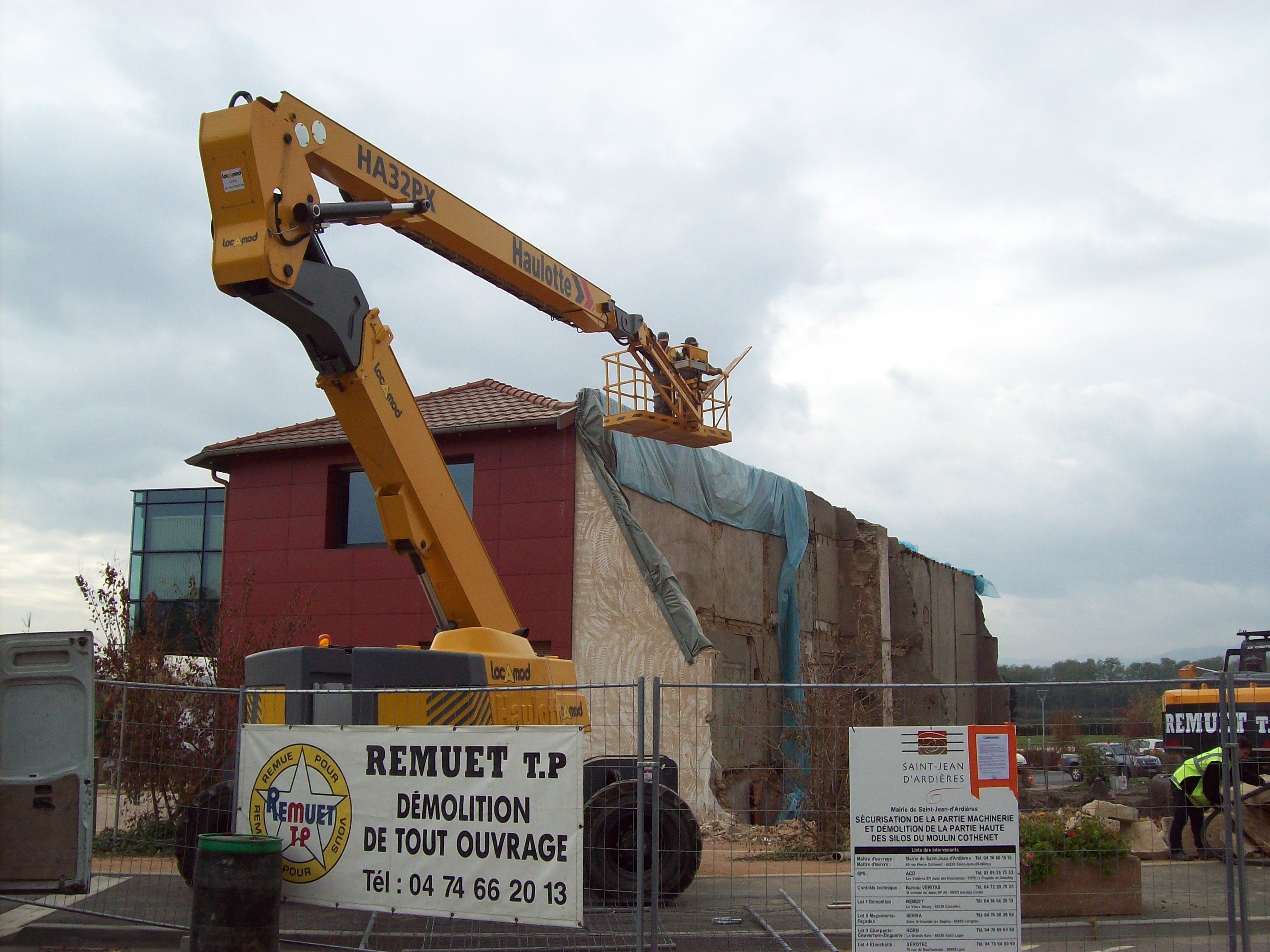 5-chantier10-demolition-moulin-st-jean-d-ardieres (3)