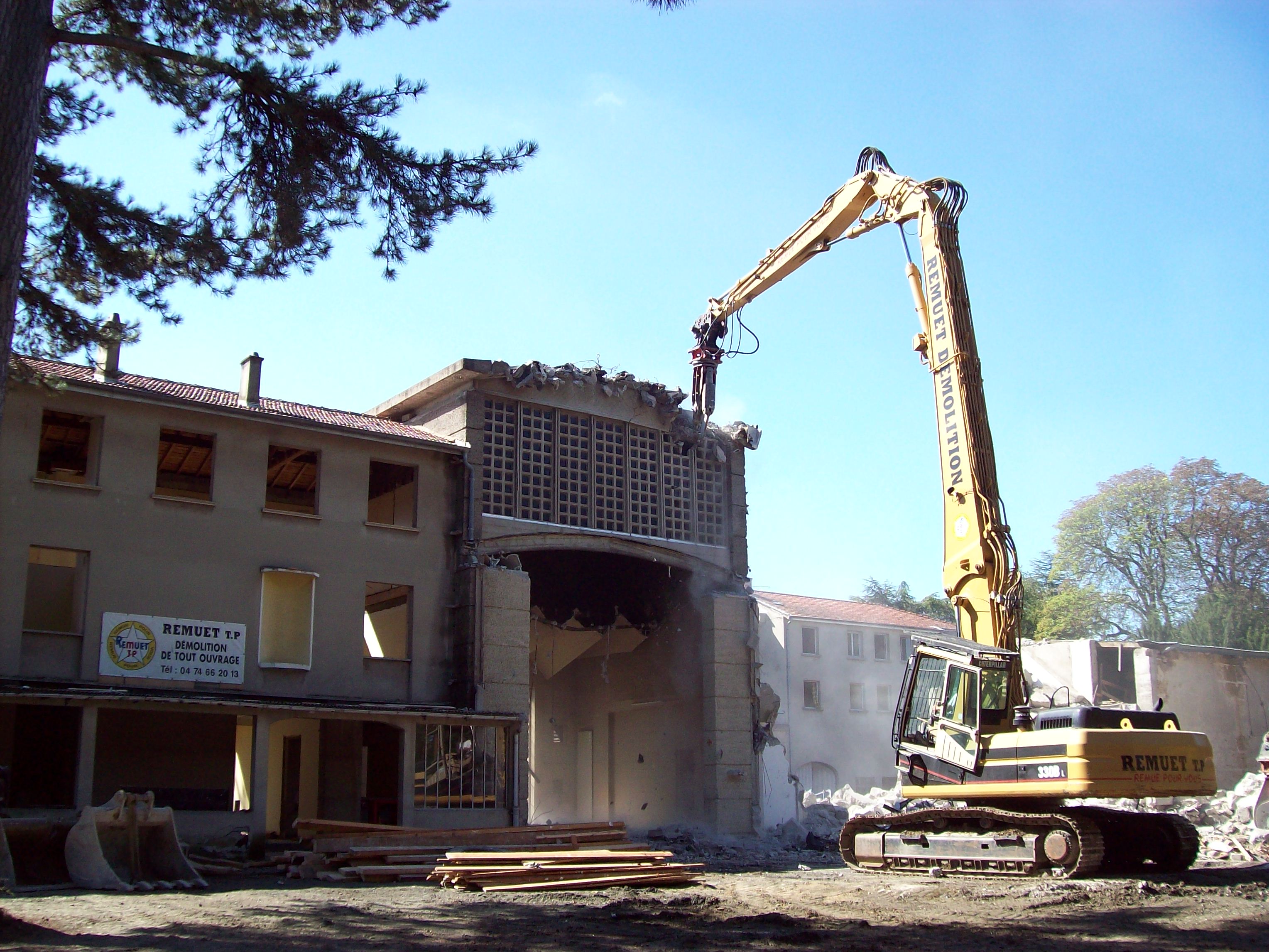 4-chantier3-demolition-chateau-tassin (1)