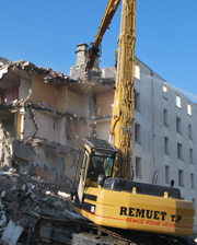 Démolition d'un immeuble R + 4 à Villefranche sur Saône (rhône)